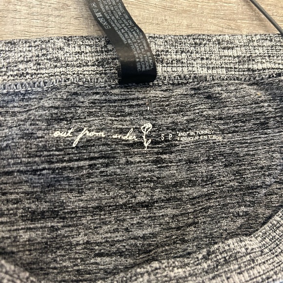 Out from under grey bra cover - Picture 3 of 3